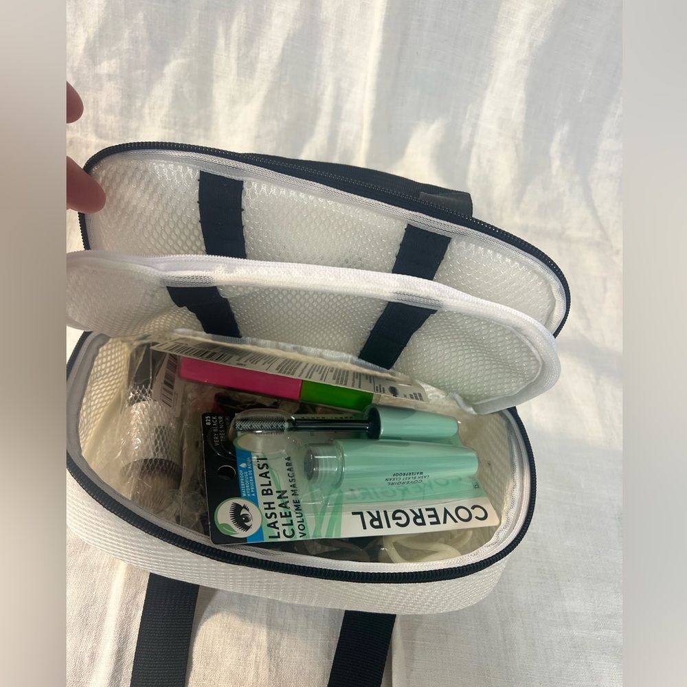 White and Black Travel Bag with Accessories - Picture 13 of 16